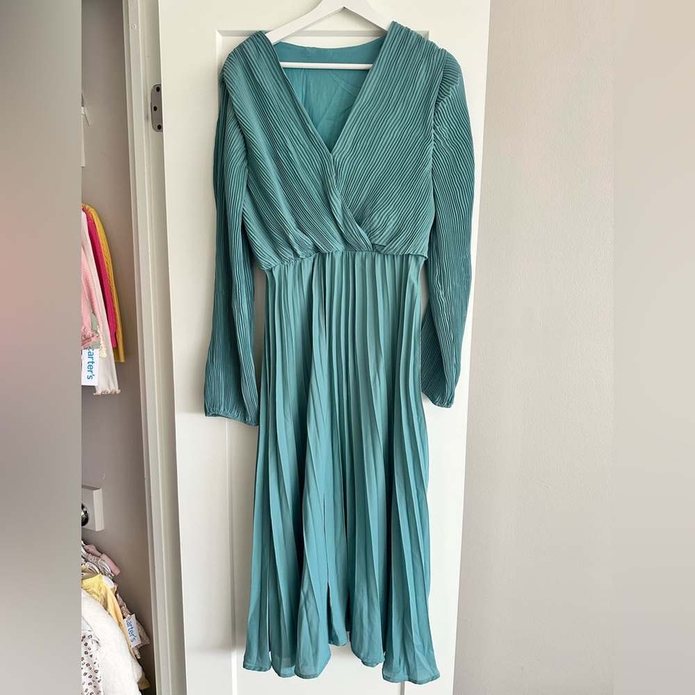 Elegant Teal Long Sleeve Dress